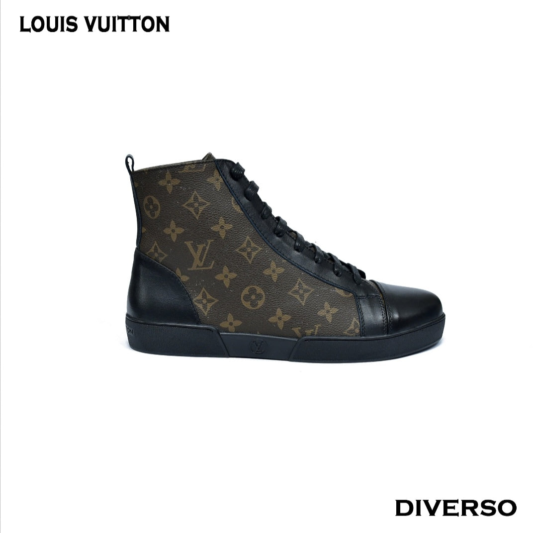 كوتشي رجالي LV